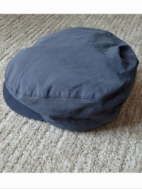 LL BEAN NEWSBOY CAP CABBIE SNAP BRIM HAT POLY NYLON LIGHTWEIGHT BLUE MEDIUM